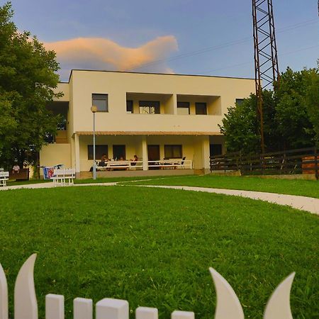 بيت العطلات Pozitiva بيهاتش المظهر الخارجي الصورة